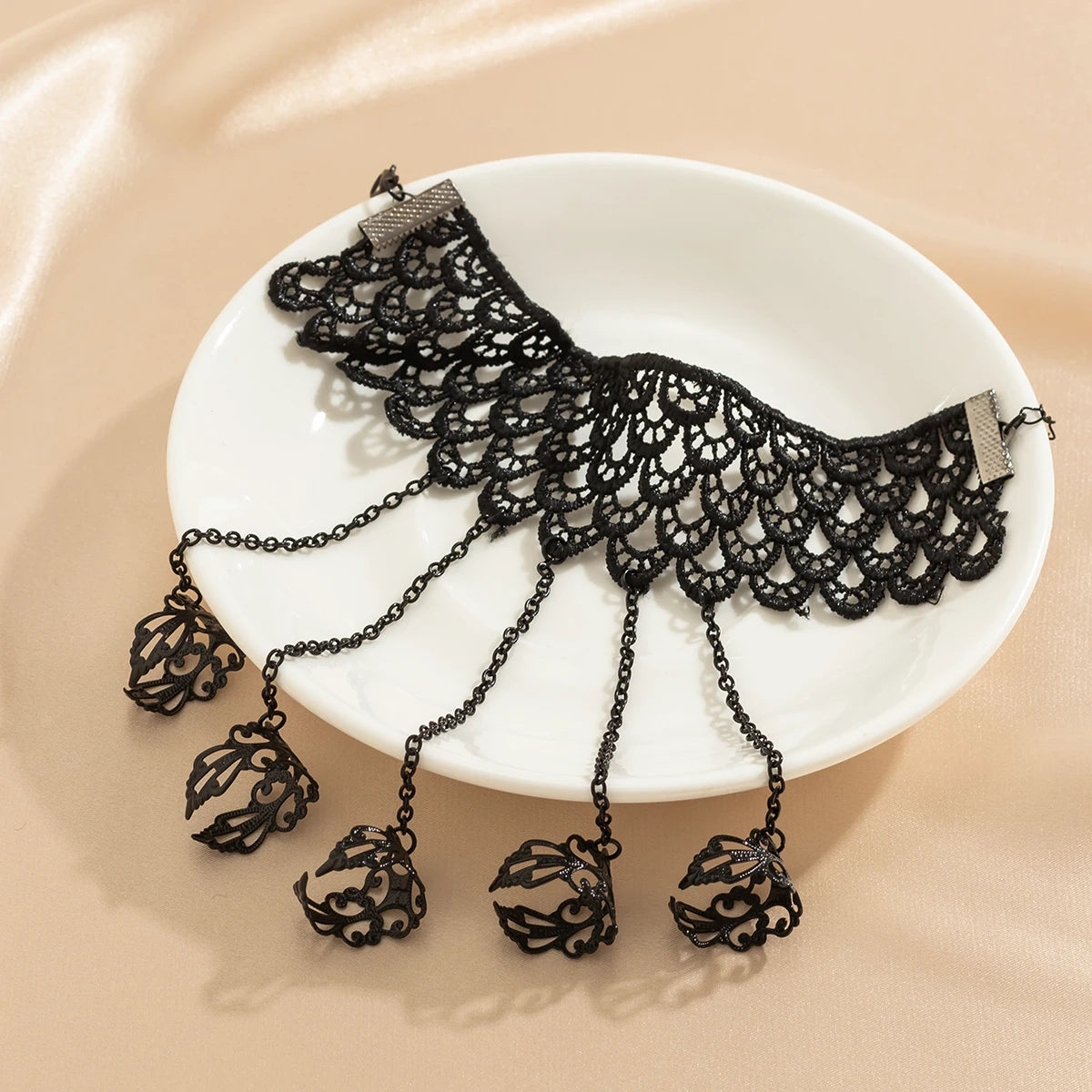 Lace Hand Harness | Black Chains