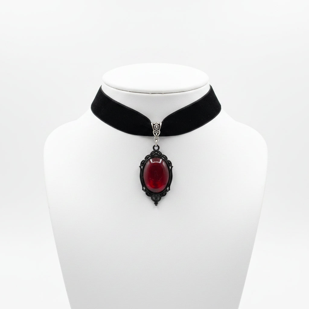 Gothic Cameo Choker | Velvet & Pendant | Vampire Necklace